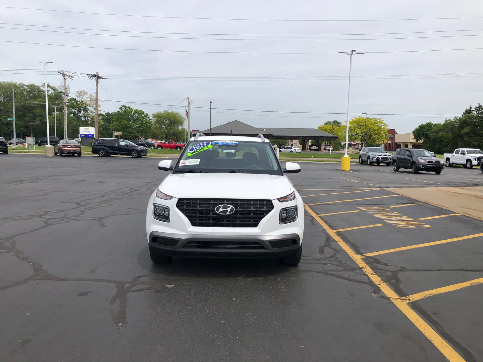 Used 2025 Hyundai Venue SEL FWD image 5
