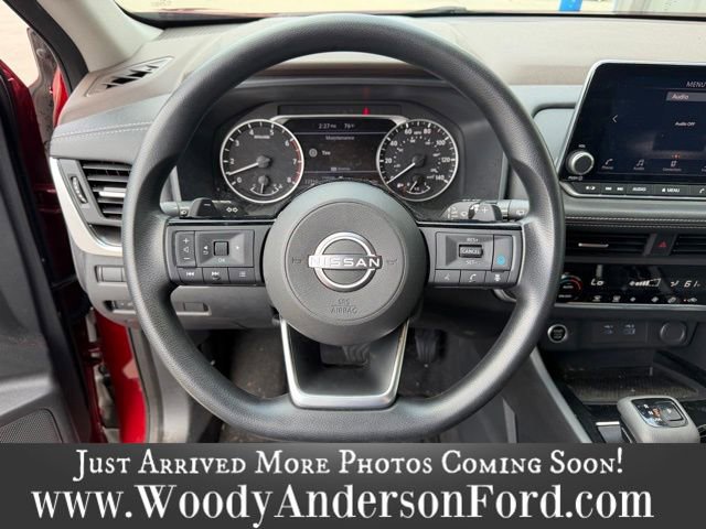 Used 2023 Nissan Rogue SV FWD image 13