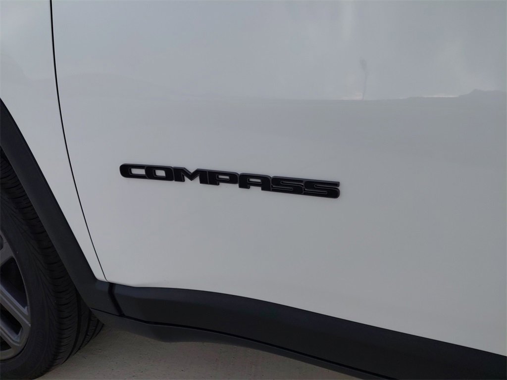 New 2025 Jeep Compass Limited w/ Sun and Sound Group image 27