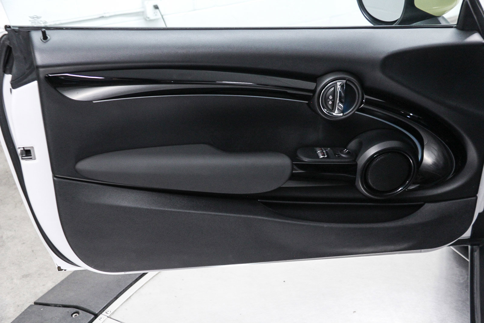 Used 2024 MINI Cooper SE image 21