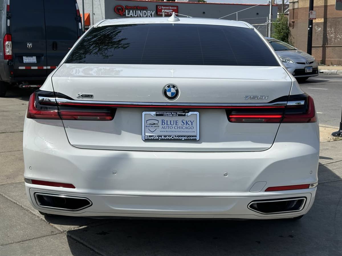 Used 2020 BMW 750i xDrive w/ Executive Package AWD/4WD image 6