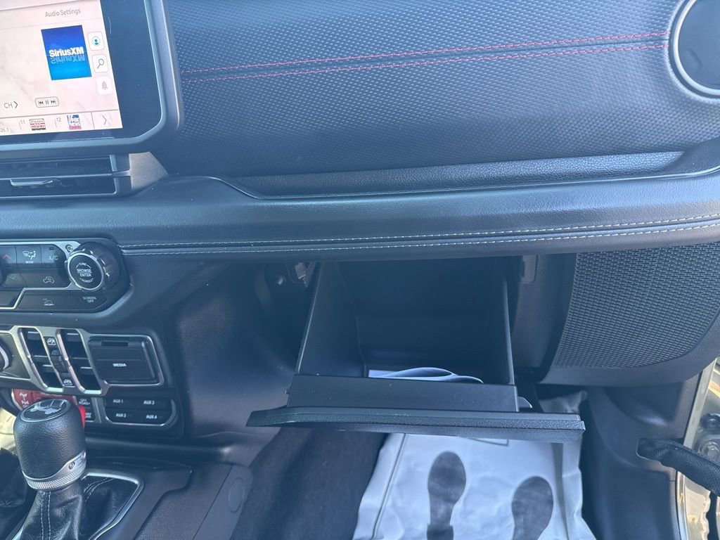 Used 2025 Jeep Wrangler Unlimited Rubicon image 38