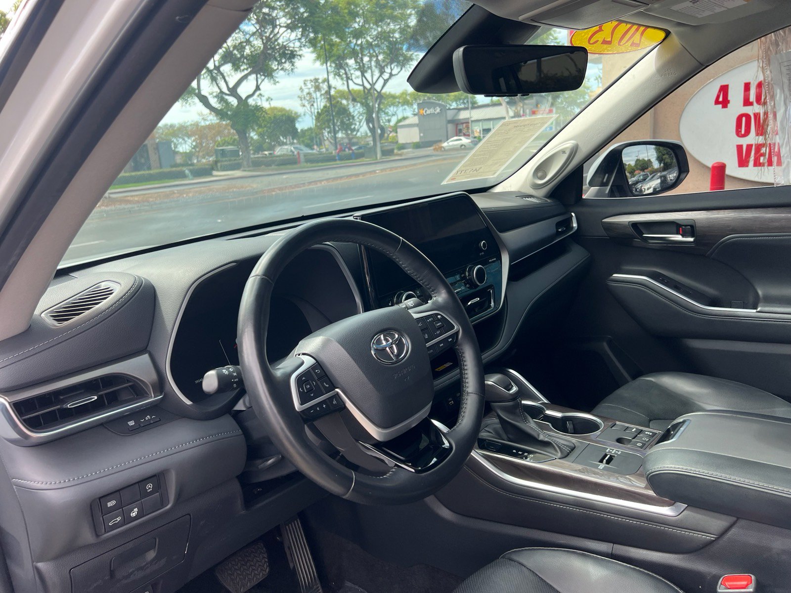 Used 2023 Toyota Highlander Limited FWD image 21