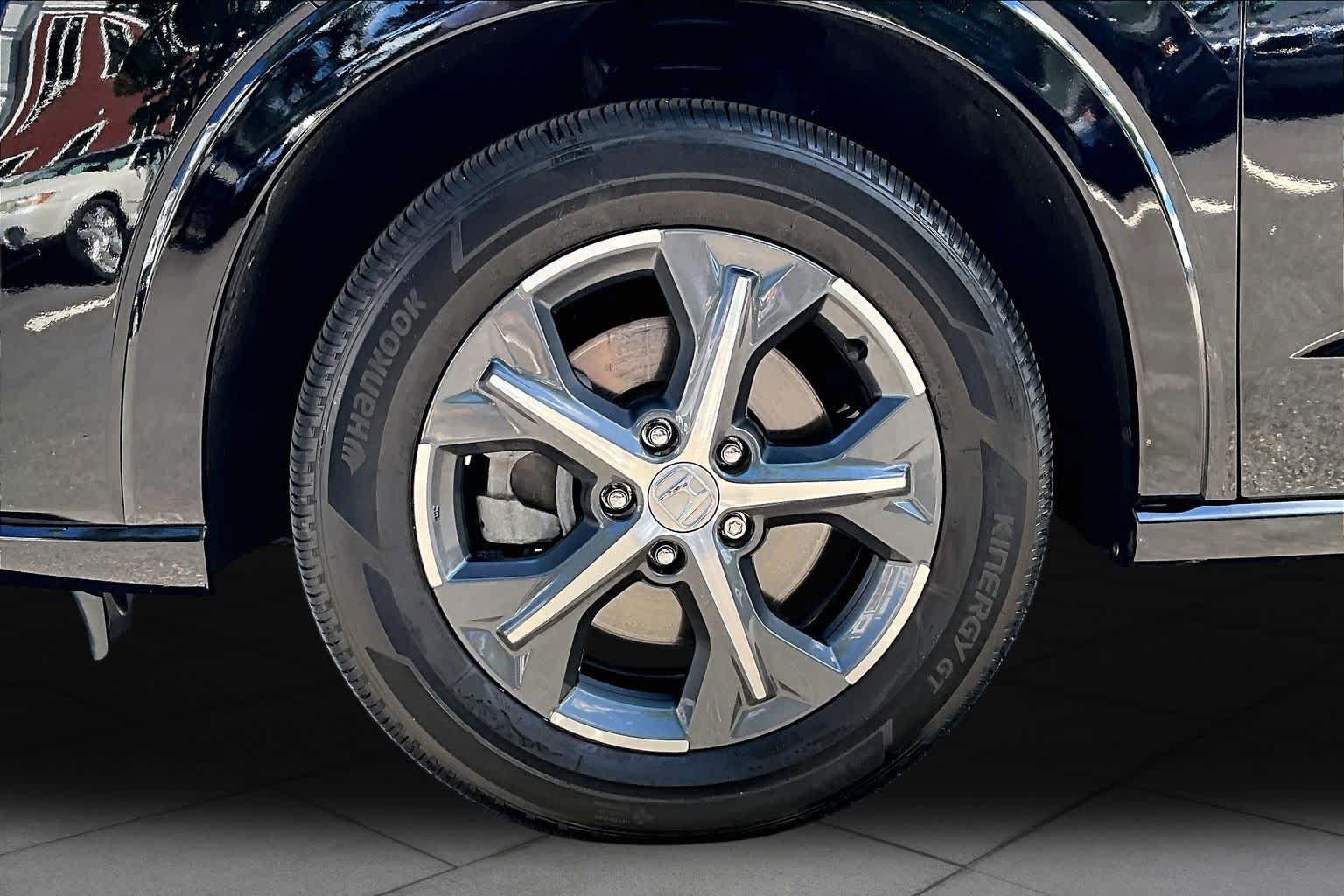 Used 2025 Honda HR-V EX-L image 11