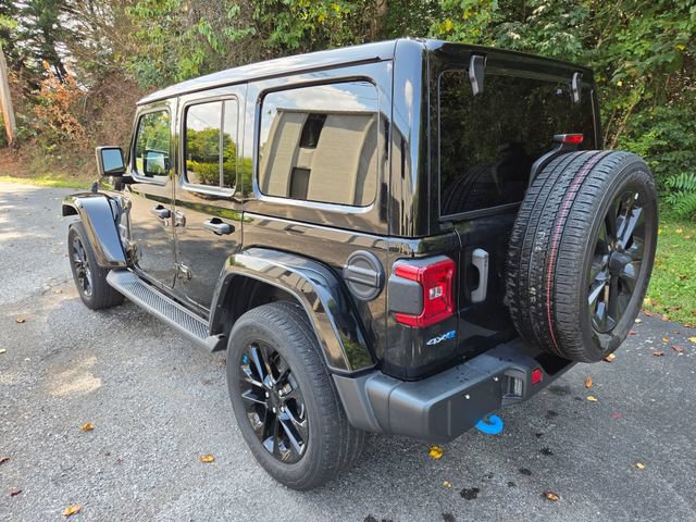 Used 2022 Jeep Wrangler Unlimited Sahara w/ Cold Weather Group AWD/4WD image 10