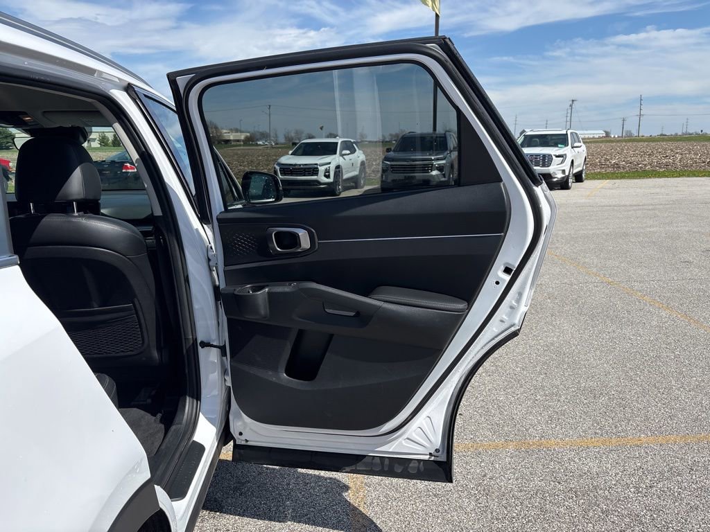 Used 2024 Kia Sorento S image 14