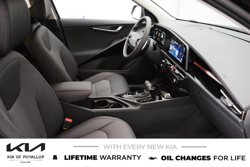 New 2026 Kia Niro EX FWD image 16