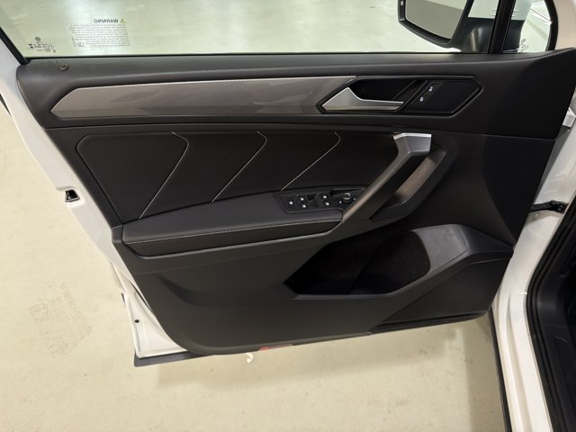 Certified 2024 Volkswagen Tiguan SE AWD/4WD image 18