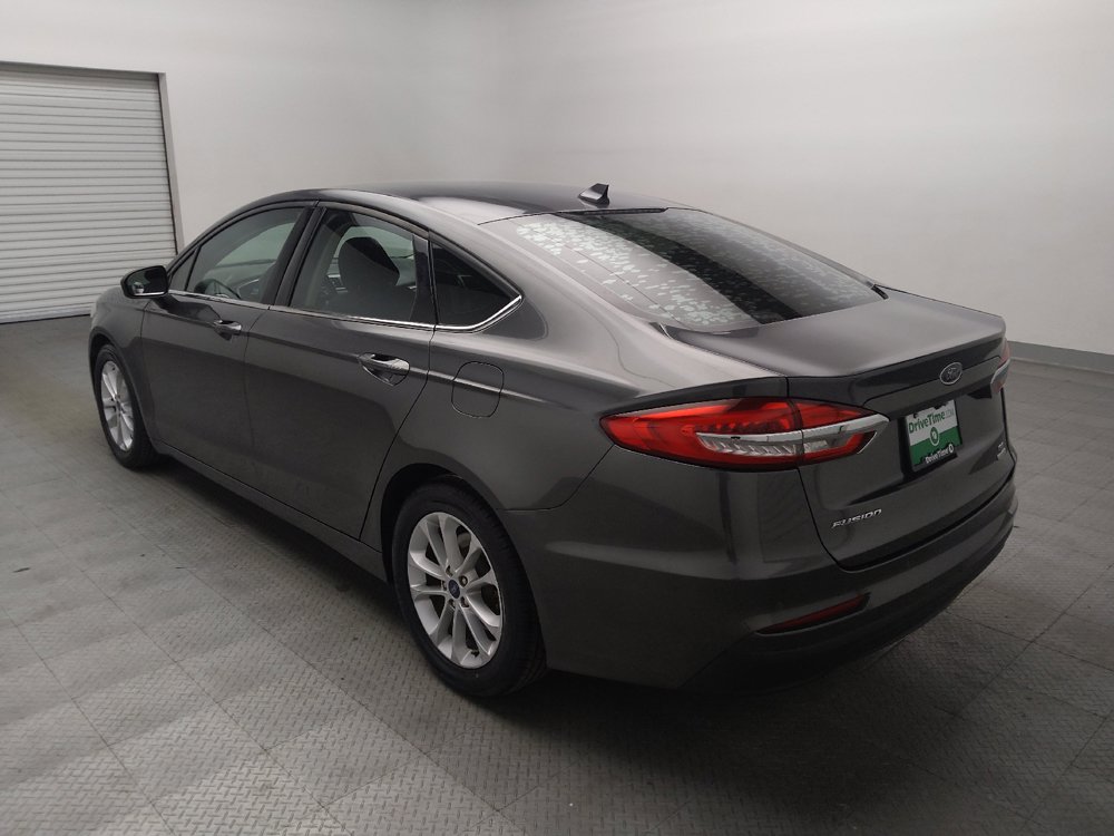 Used 2020 Ford Fusion SE FWD image 5
