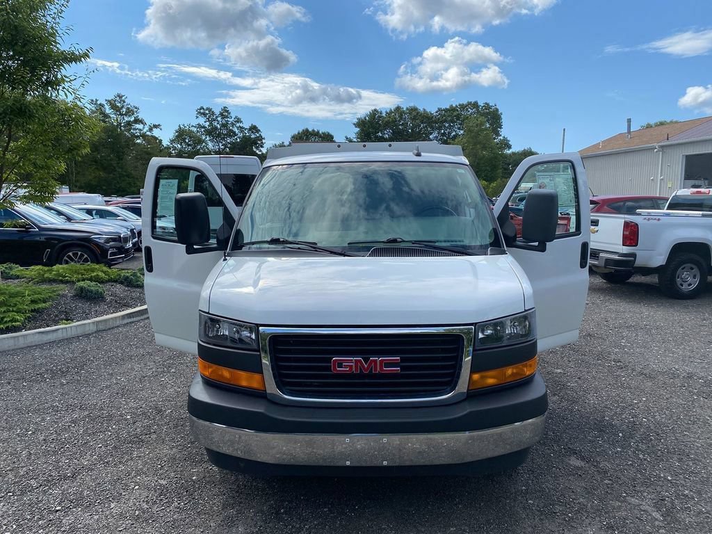 Used 2022 GMC Savana 3500 w/ Power Convenience Package RWD image 22