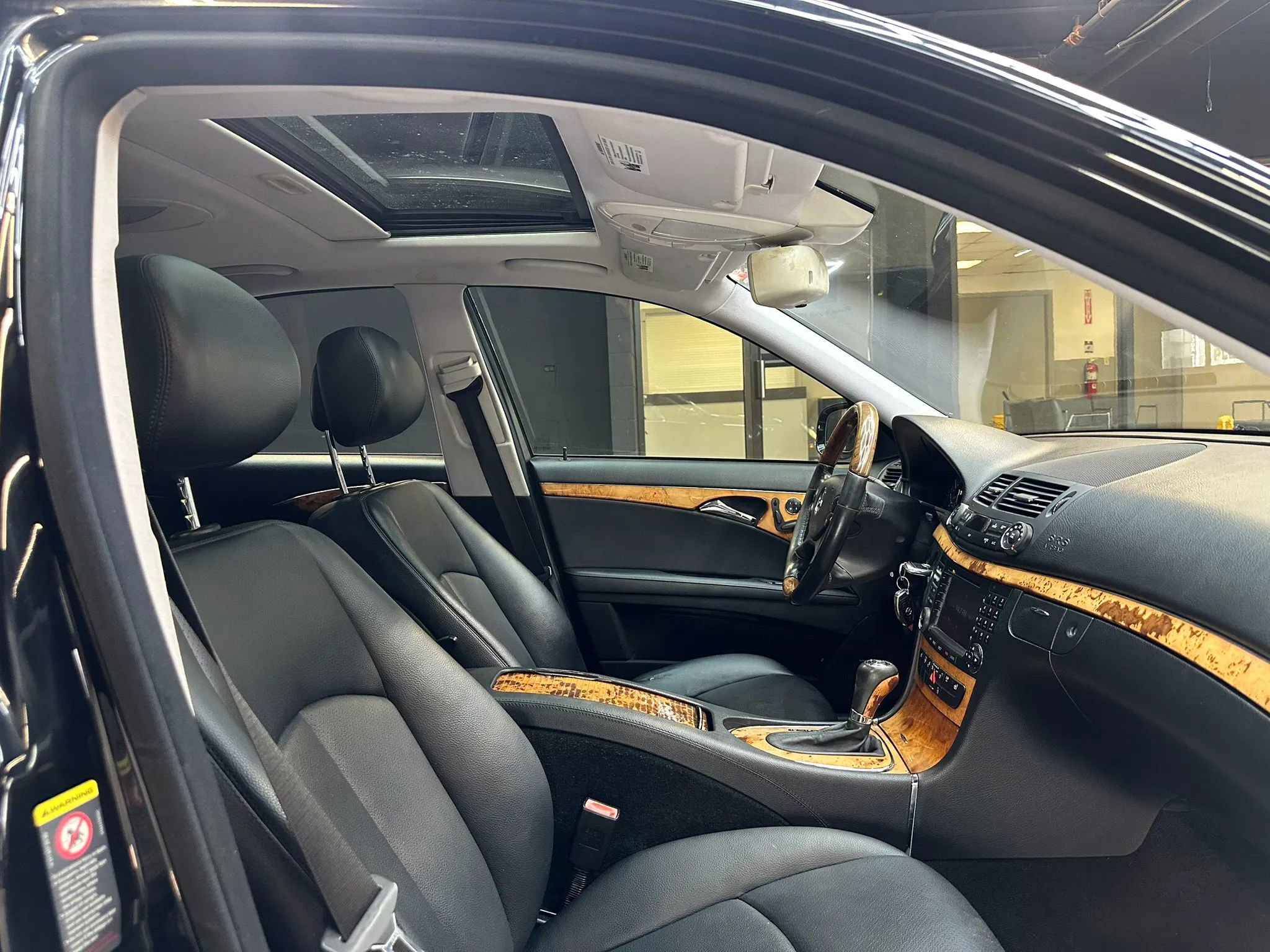 Used 2008 Mercedes-Benz E 350 4MATIC Sedan image 31
