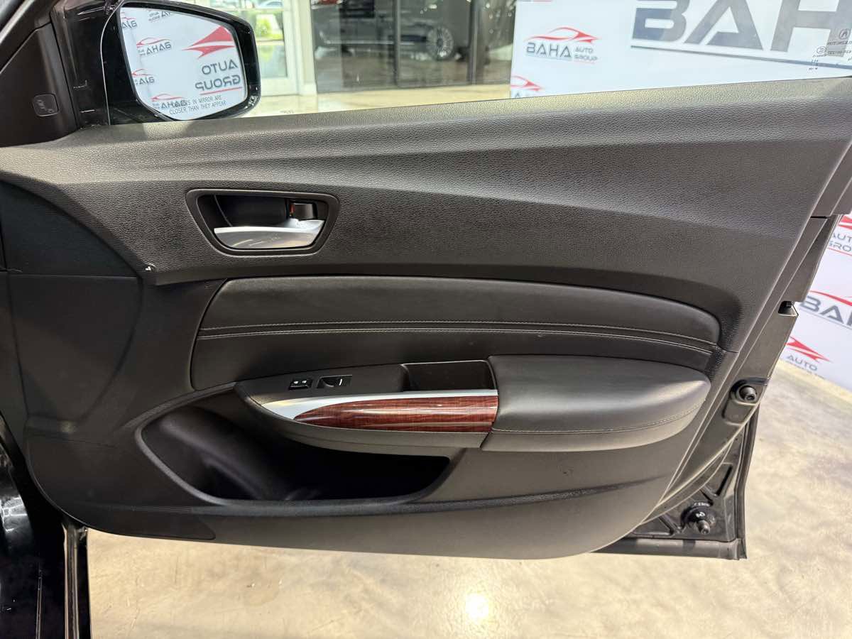 Used 2017 Acura TLX w/ Technology Package FWD image 32