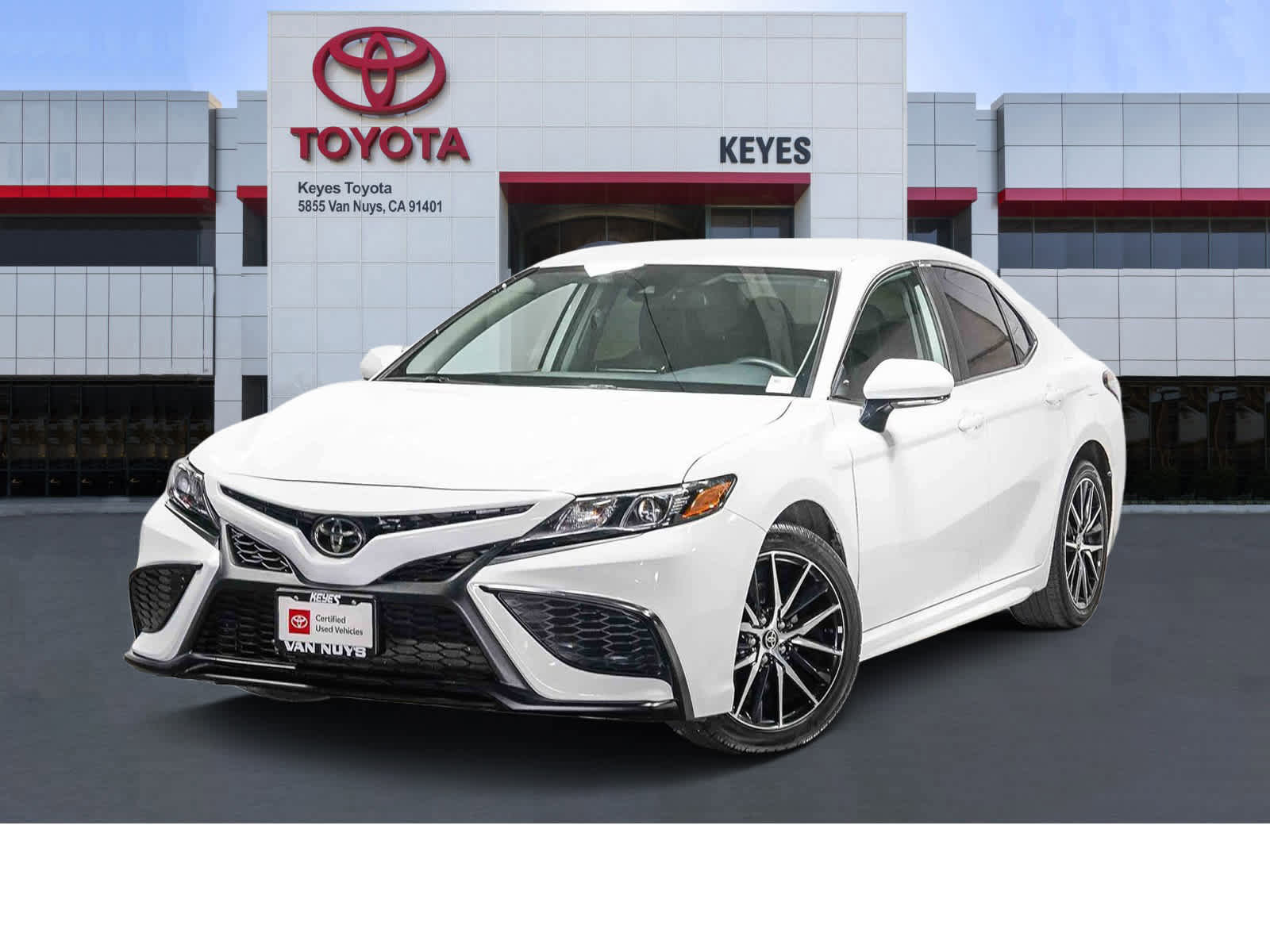 Certified 2024 Toyota Camry SE FWD image 1