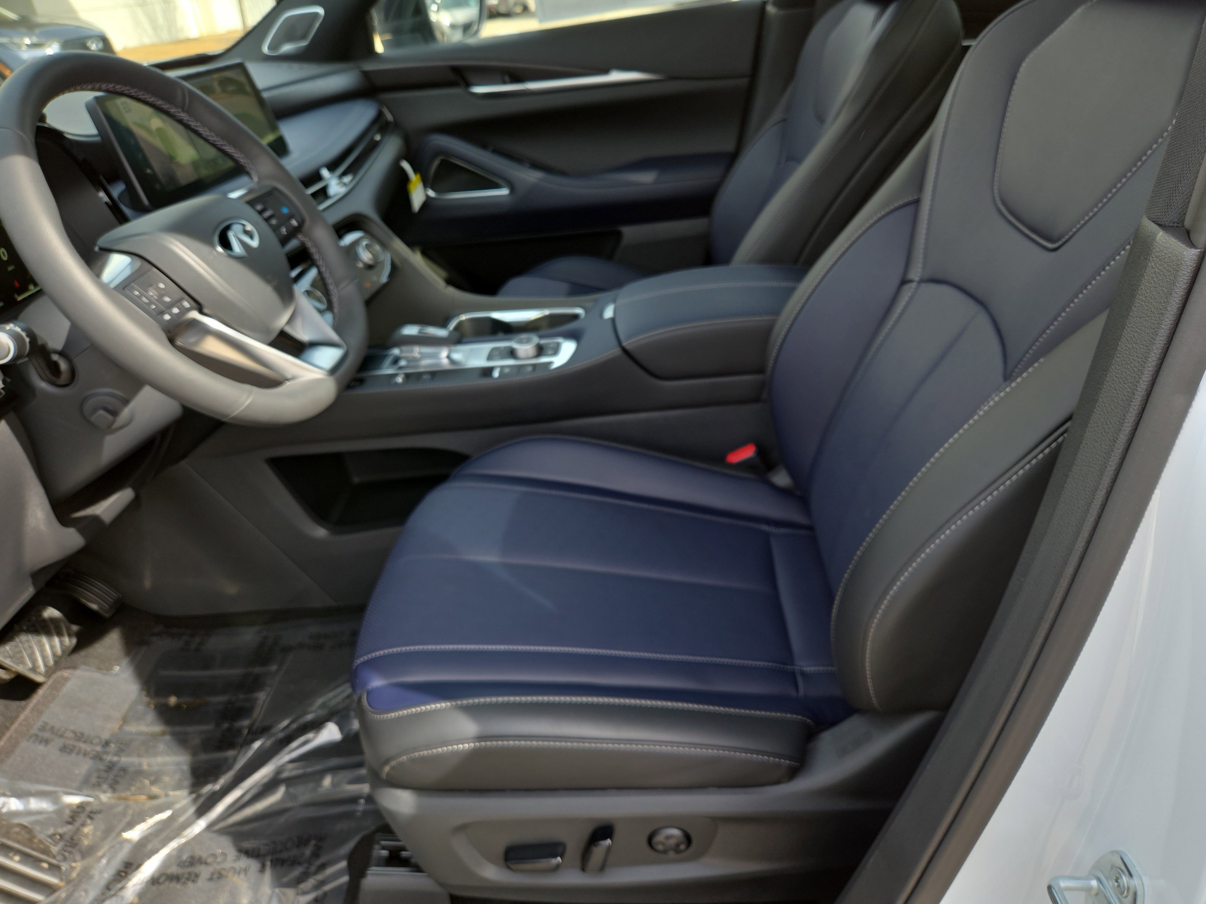 New 2026 INFINITI QX60 Sport w/ Dark Cargo Package image 4