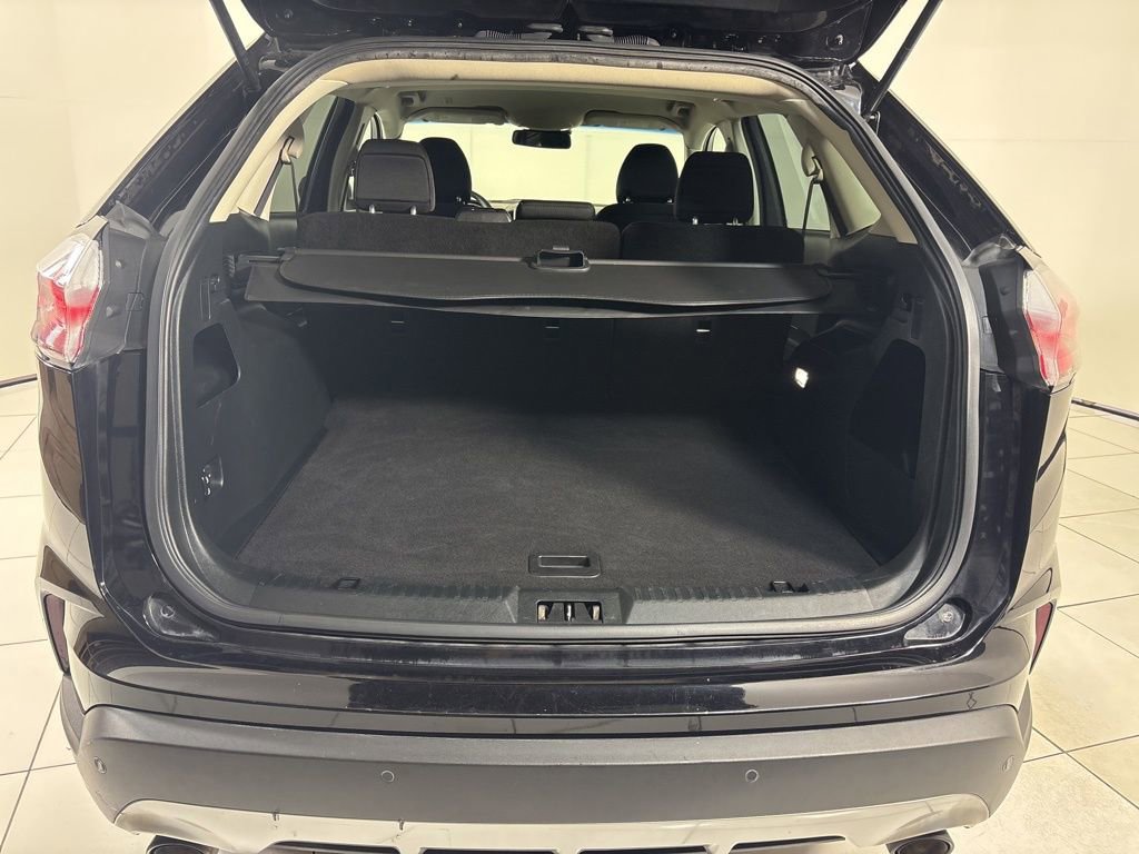 Used 2019 Ford Edge SEL image 24