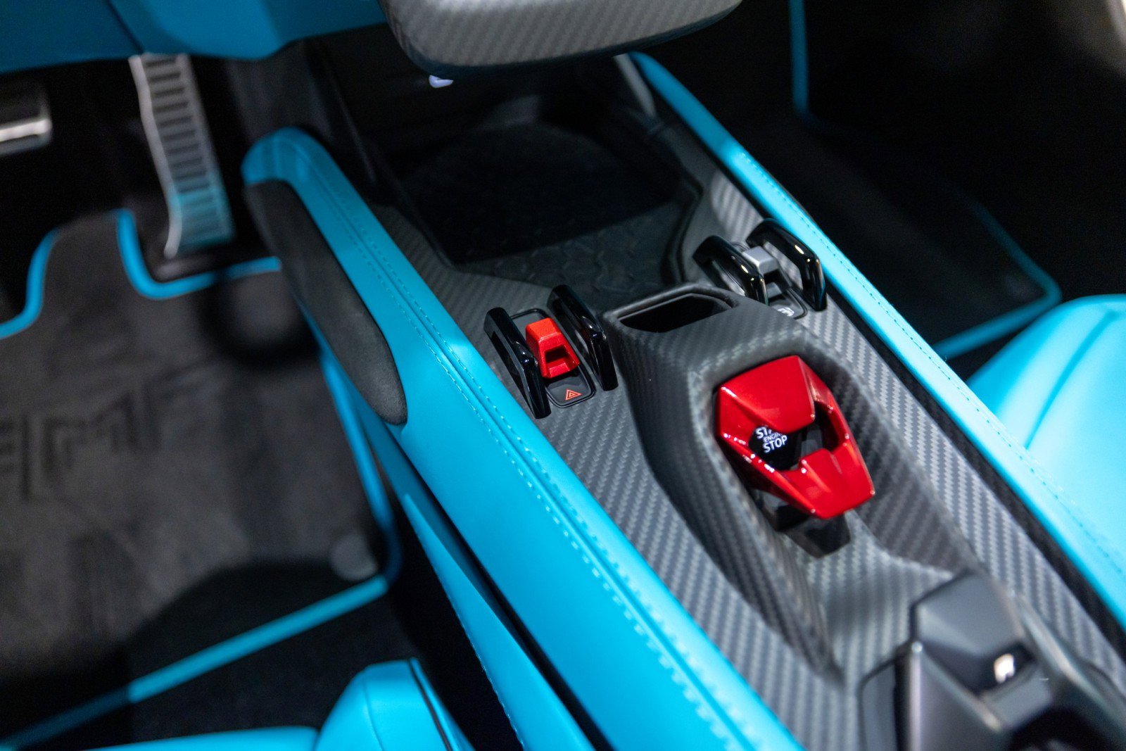 Used 2025 Lamborghini Revuelto image 54