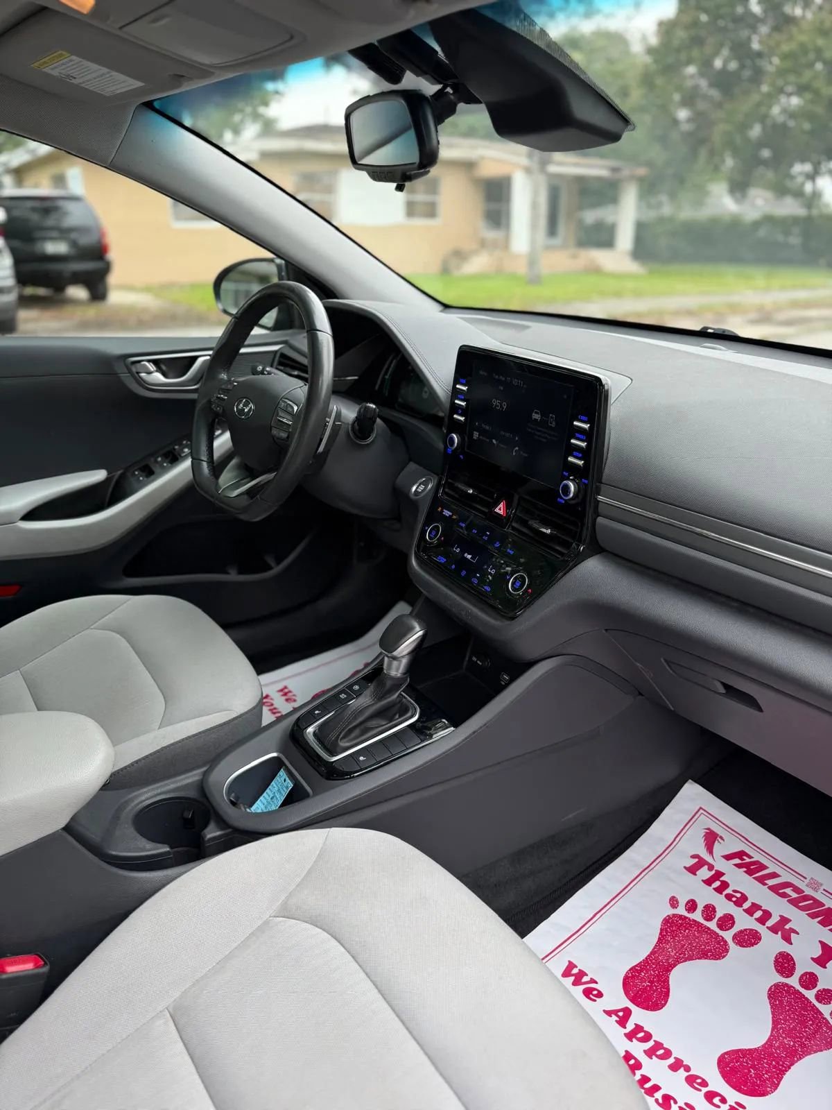 Used 2021 Hyundai Ioniq SE image 15