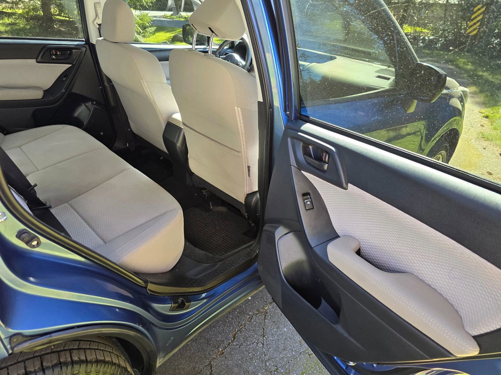 Used 2017 Subaru Forester 2.5i w/ Alloy Wheel Package image 14