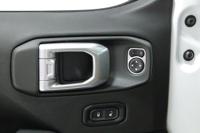 Used 2022 Jeep Wrangler Unlimited Sahara w/ Cold Weather Group image 31