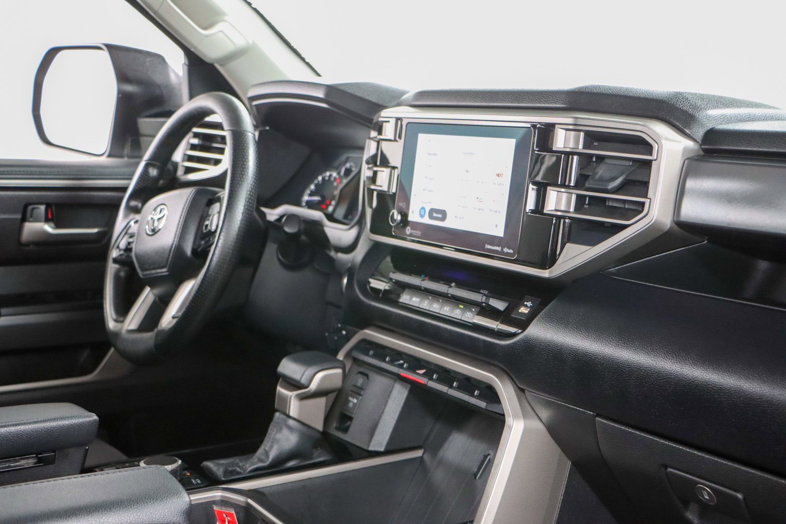 Used 2024 Toyota Tundra SR5 AWD/4WD image 27
