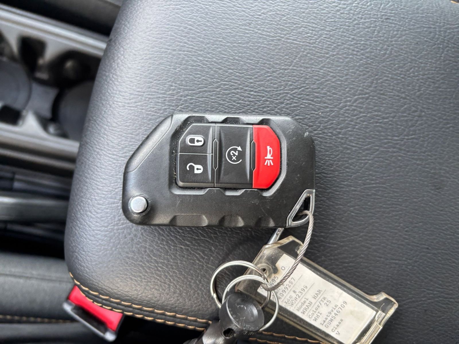 Used 2025 Jeep Wrangler Sahara image 22