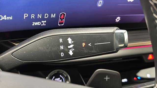 Used 2025 Buick Envision Avenir AWD/4WD image 19