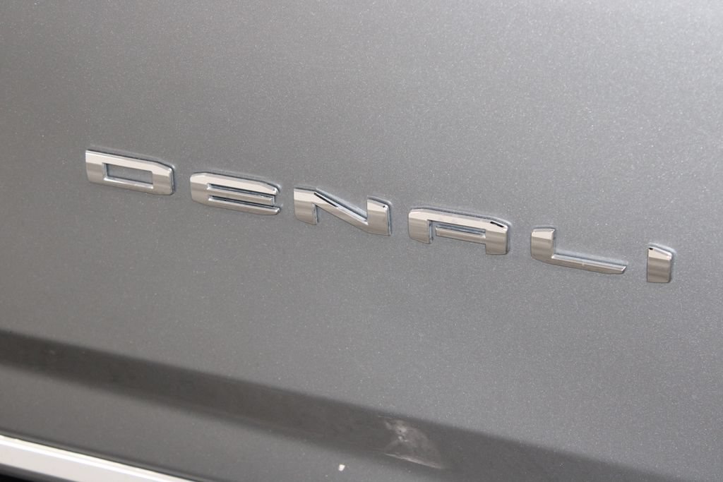 Used 2024 GMC Yukon XL Denali RWD image 12