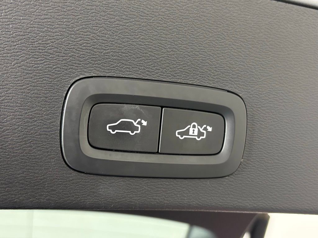 Used 2019 Volvo XC40 T5 Momentum AWD/4WD image 36