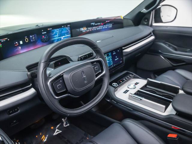 New 2026 Lincoln Navigator Reserve w/ Jet Appearance Package AWD/4WD image 17