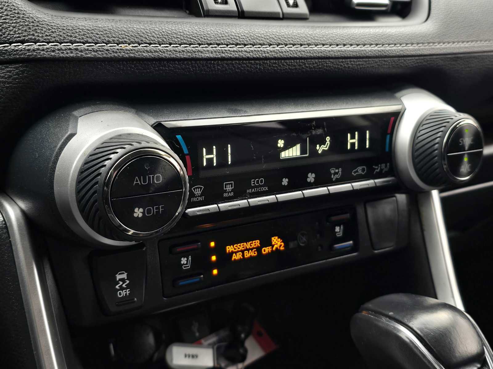 Used 2020 Toyota RAV4 Limited image 28