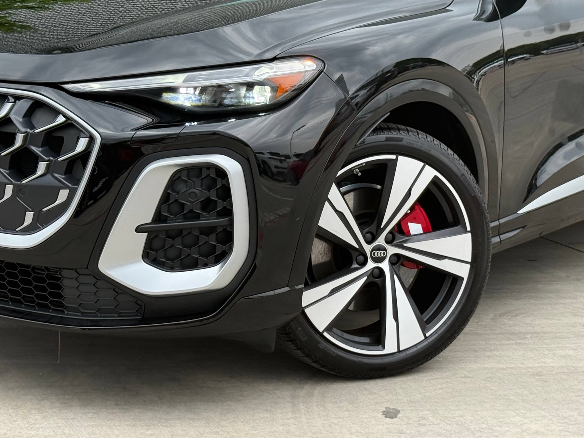 New 2026 Audi SQ5 Prestige AWD/4WD image 4
