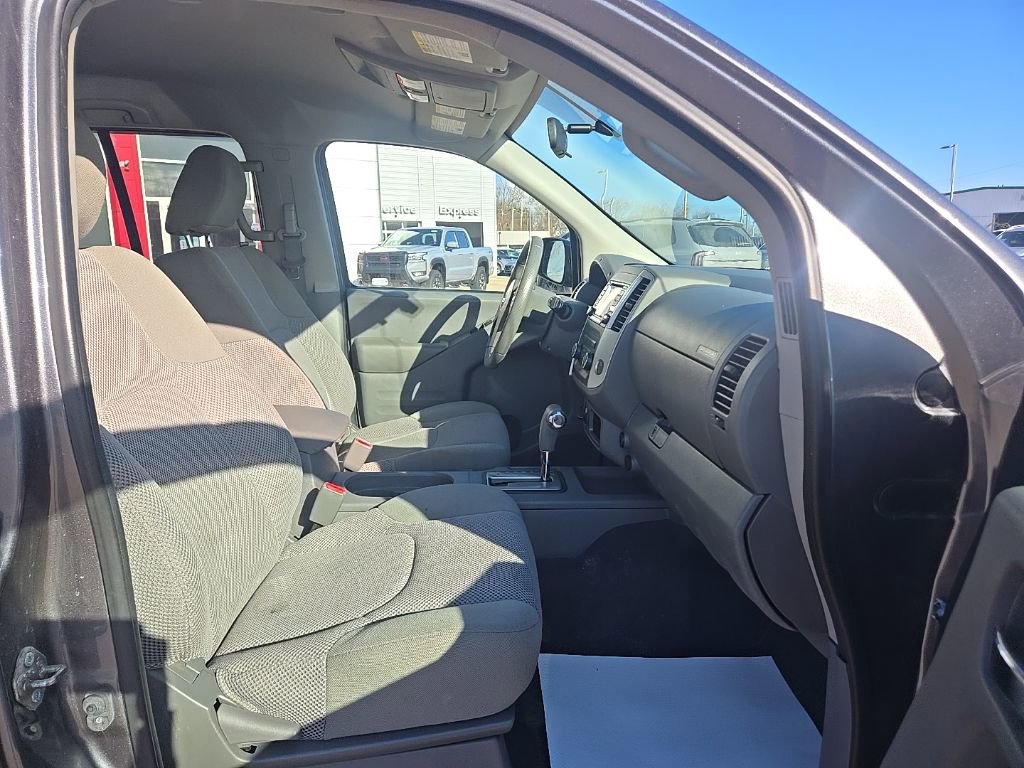 Used 2018 Nissan Frontier SV image 20