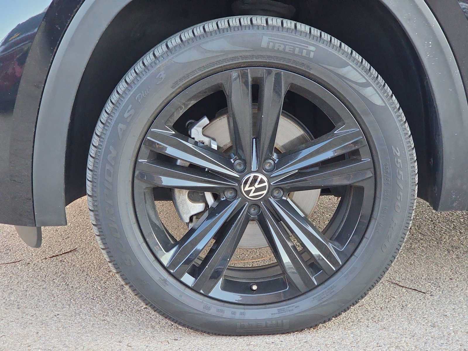 Used 2023 Volkswagen Atlas Cross Sport SEL R-Line AWD/4WD image 12