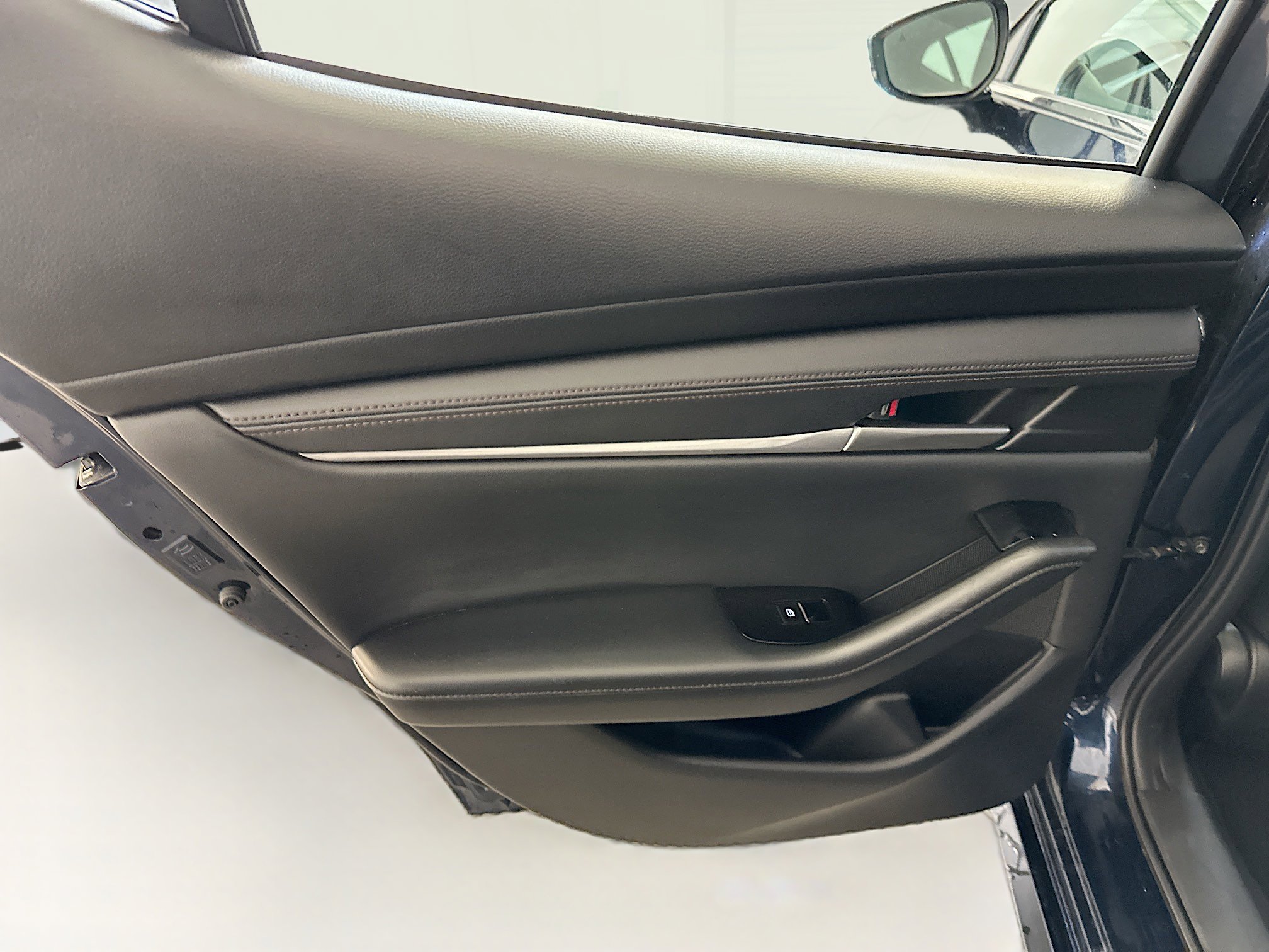 Used 2024 MAZDA MAZDA3 s image 27