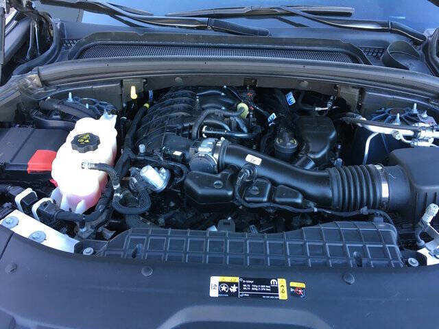 Used 2024 Jeep Grand Cherokee L Laredo w/ Luxury Tech Group I image 37