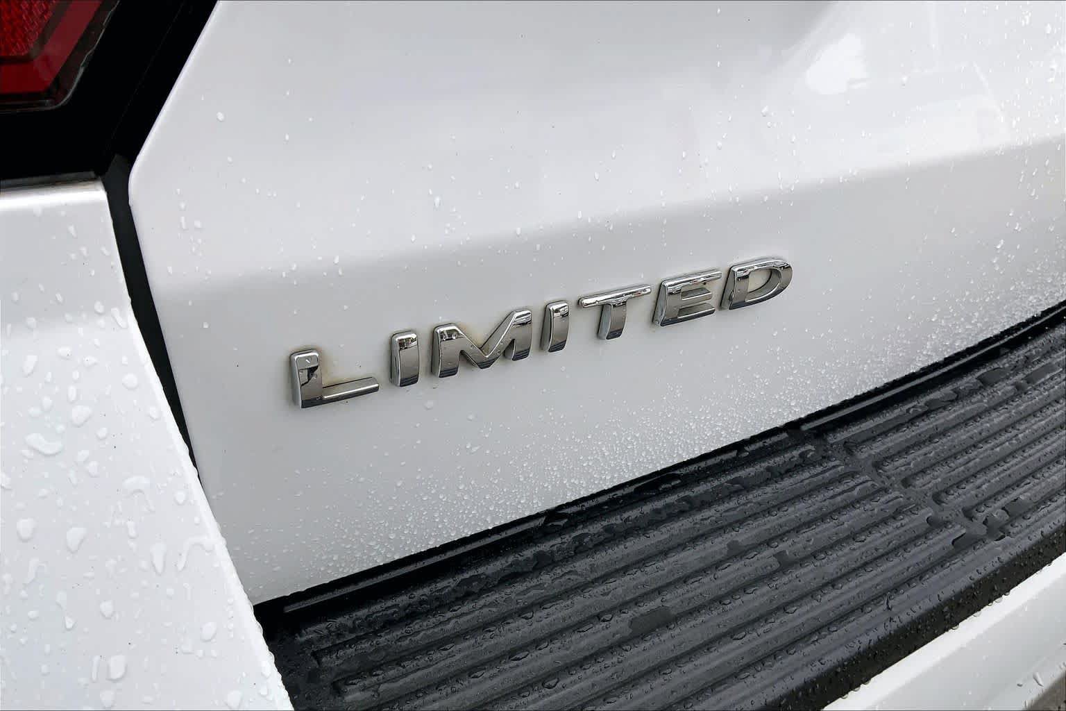 Used 2019 Ford Expedition Limited w/ Equipment Group 302A RWD image 31