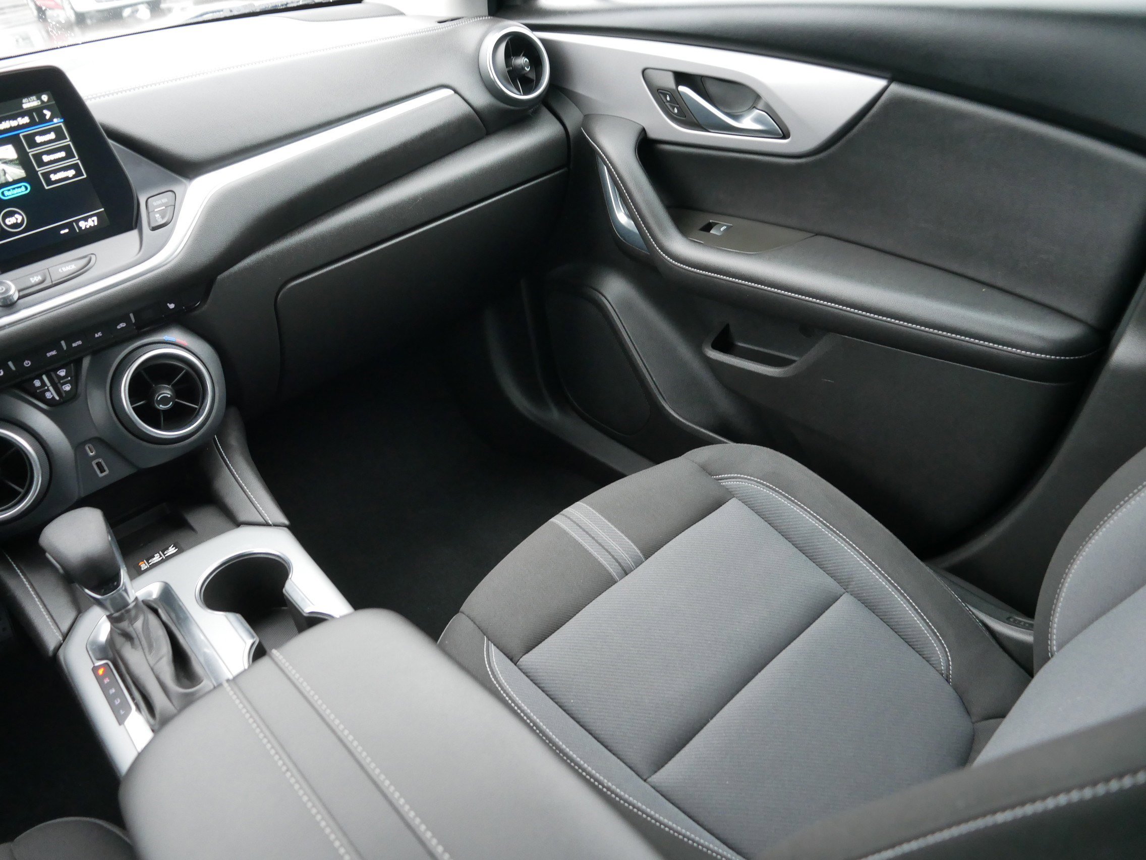 Used 2023 Chevrolet Blazer LT w/ Convenience Package image 11