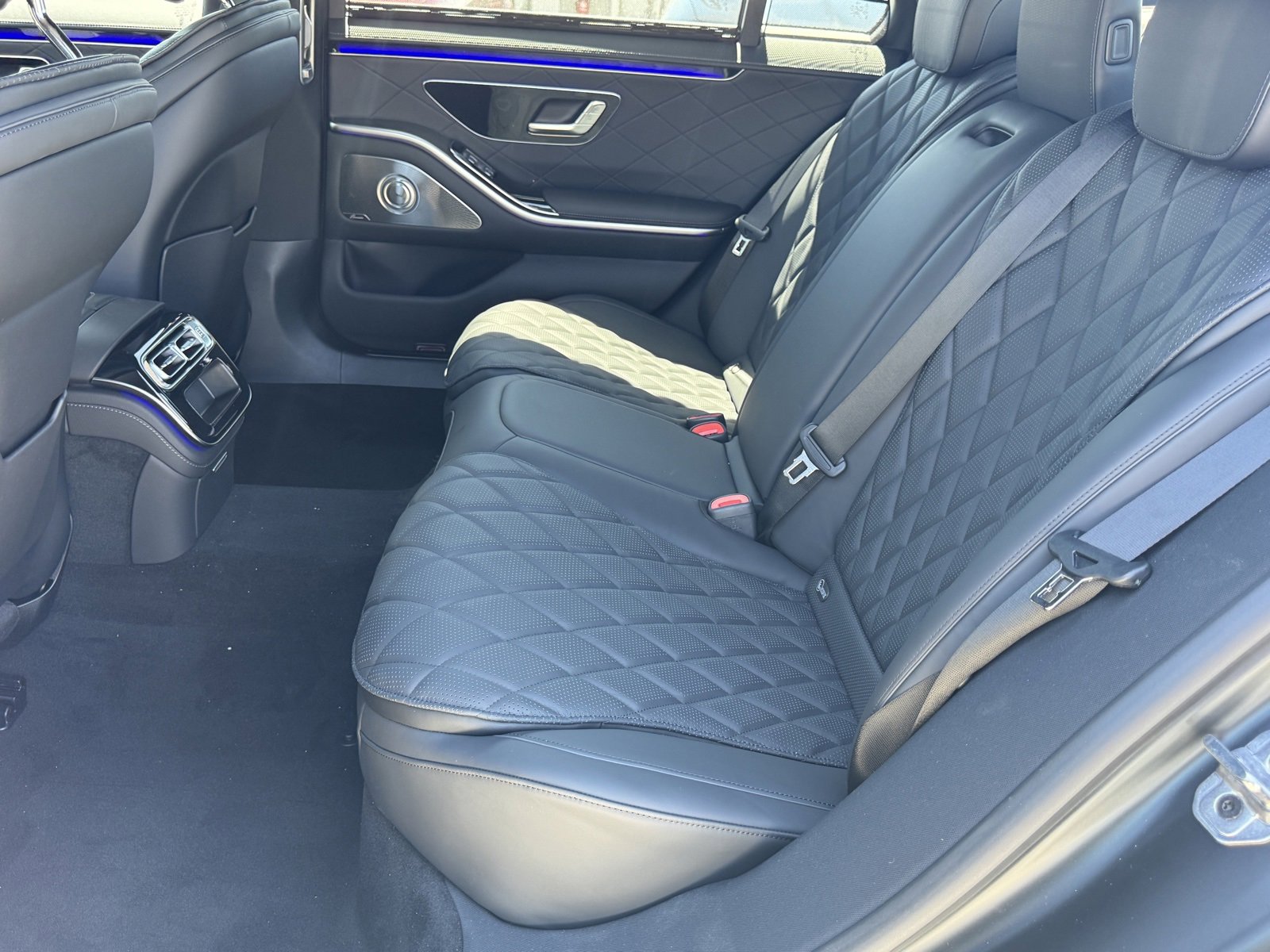 New 2026 Mercedes-Benz S 580e 4MATIC Sedan image 27