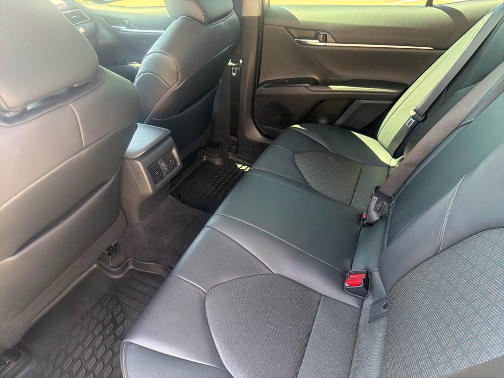 Used 2020 Toyota Camry XSE image 18