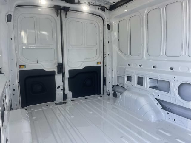 New 2026 Ford Transit 150 148 Medium Roof RWD image 32