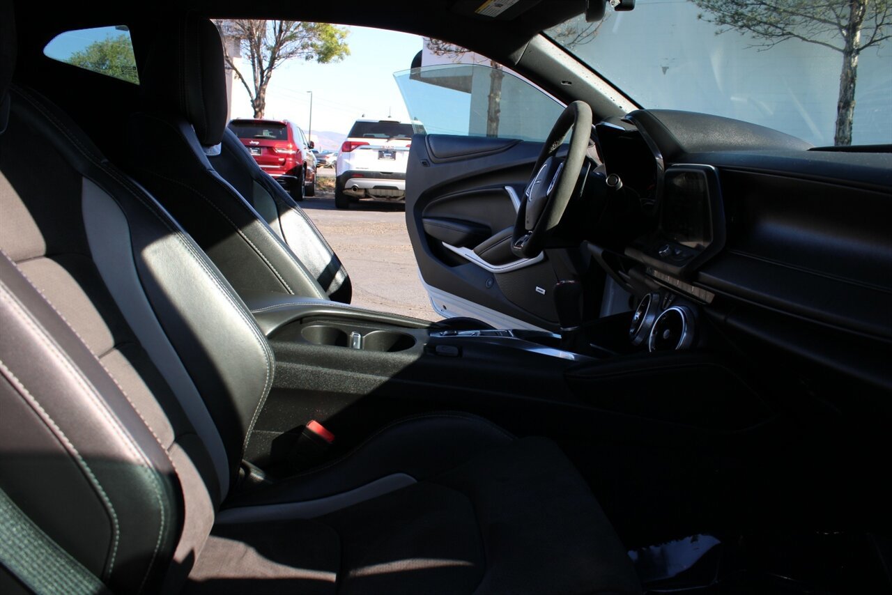 Used 2018 Chevrolet Camaro SS RWD image 23
