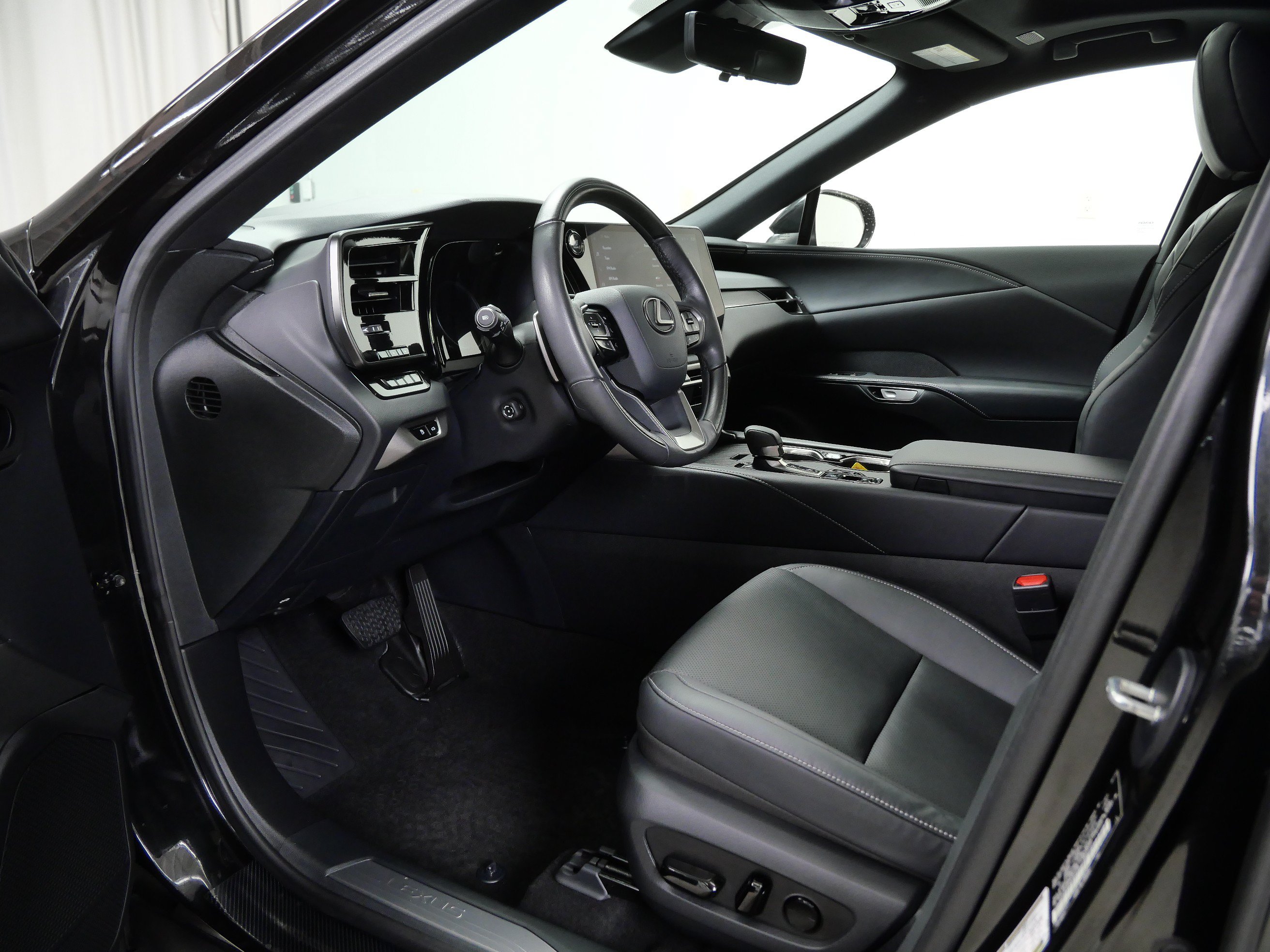Used 2023 Lexus RX 350 Premium w/ Accessory Package (Z1) AWD/4WD image 14