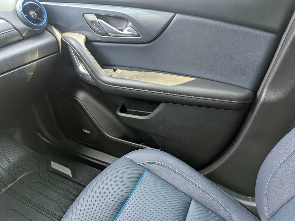 Used 2023 Chevrolet Blazer RS FWD image 19