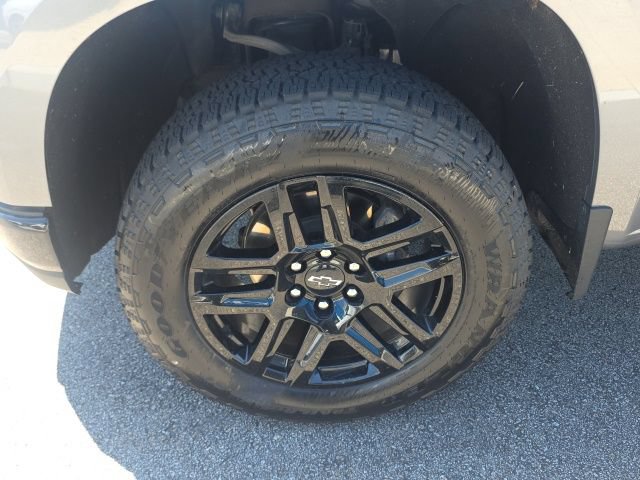 Used 2022 Chevrolet Silverado 1500 LT Trail Boss w/ Convenience Package II AWD/4WD image 9