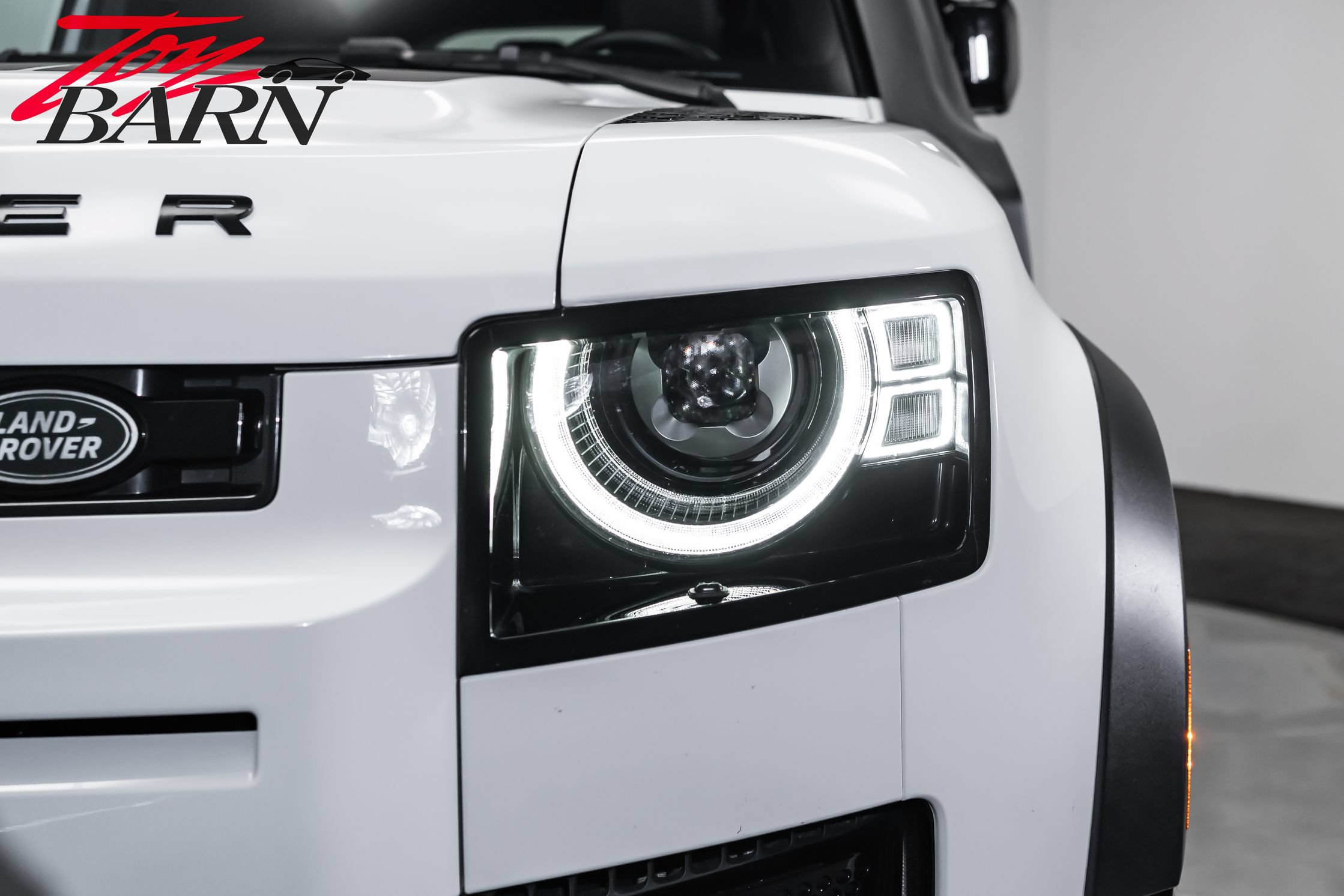 Used 2023 Land Rover Defender 110 X-Dynamic SE AWD/4WD image 11