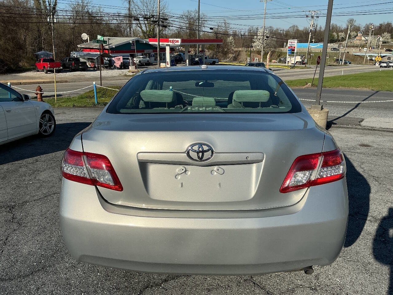 Used 2011 Toyota Camry LE FWD image 7