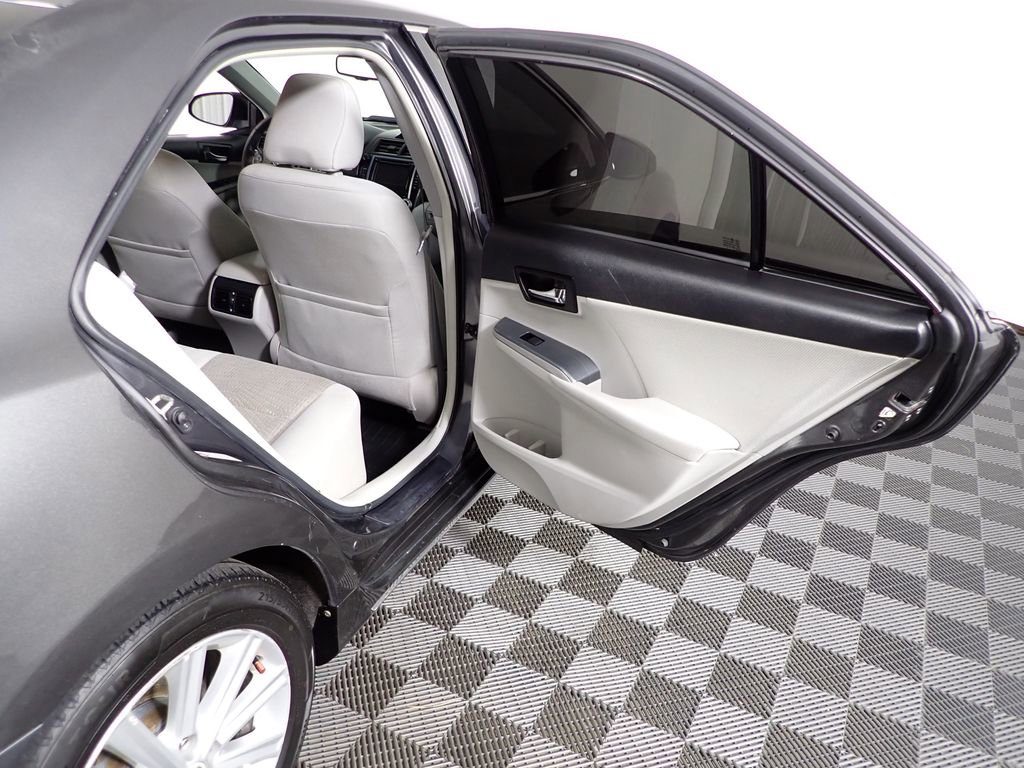 Used 2012 Toyota Camry XLE FWD image 38