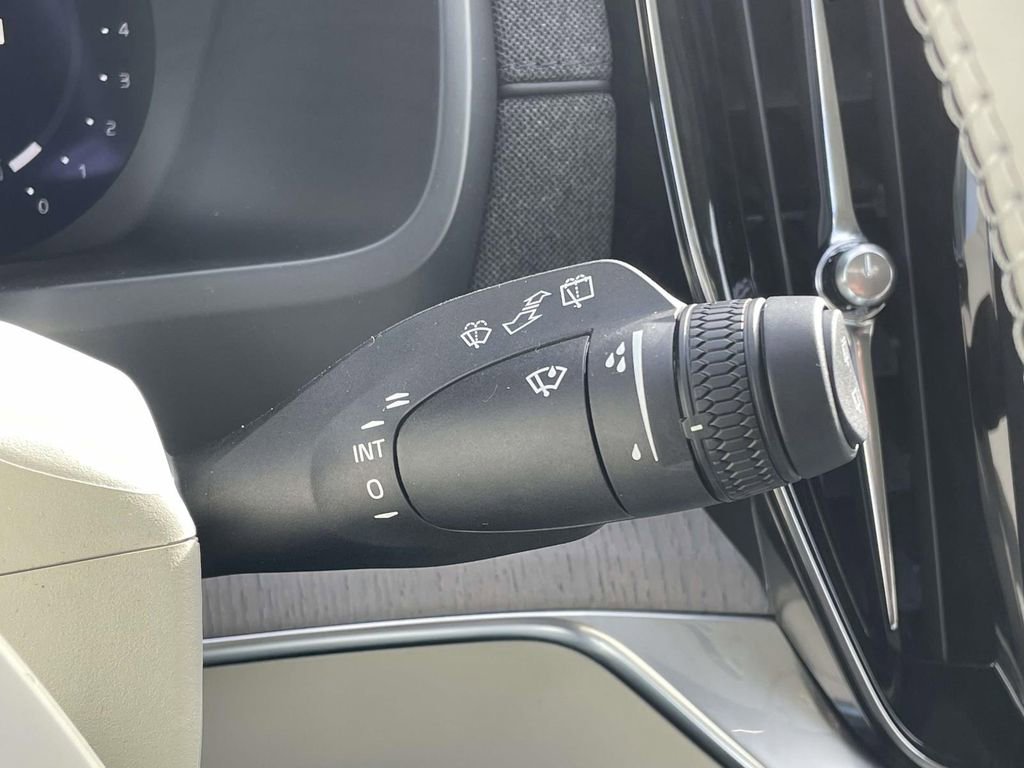 New 2026 Volvo XC90 B6 Ultra w/ Protection Package image 13