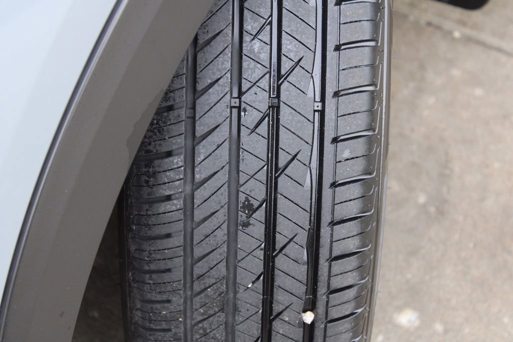 Used 2023 Nissan Kicks SR w/ SR Premium Package image 13