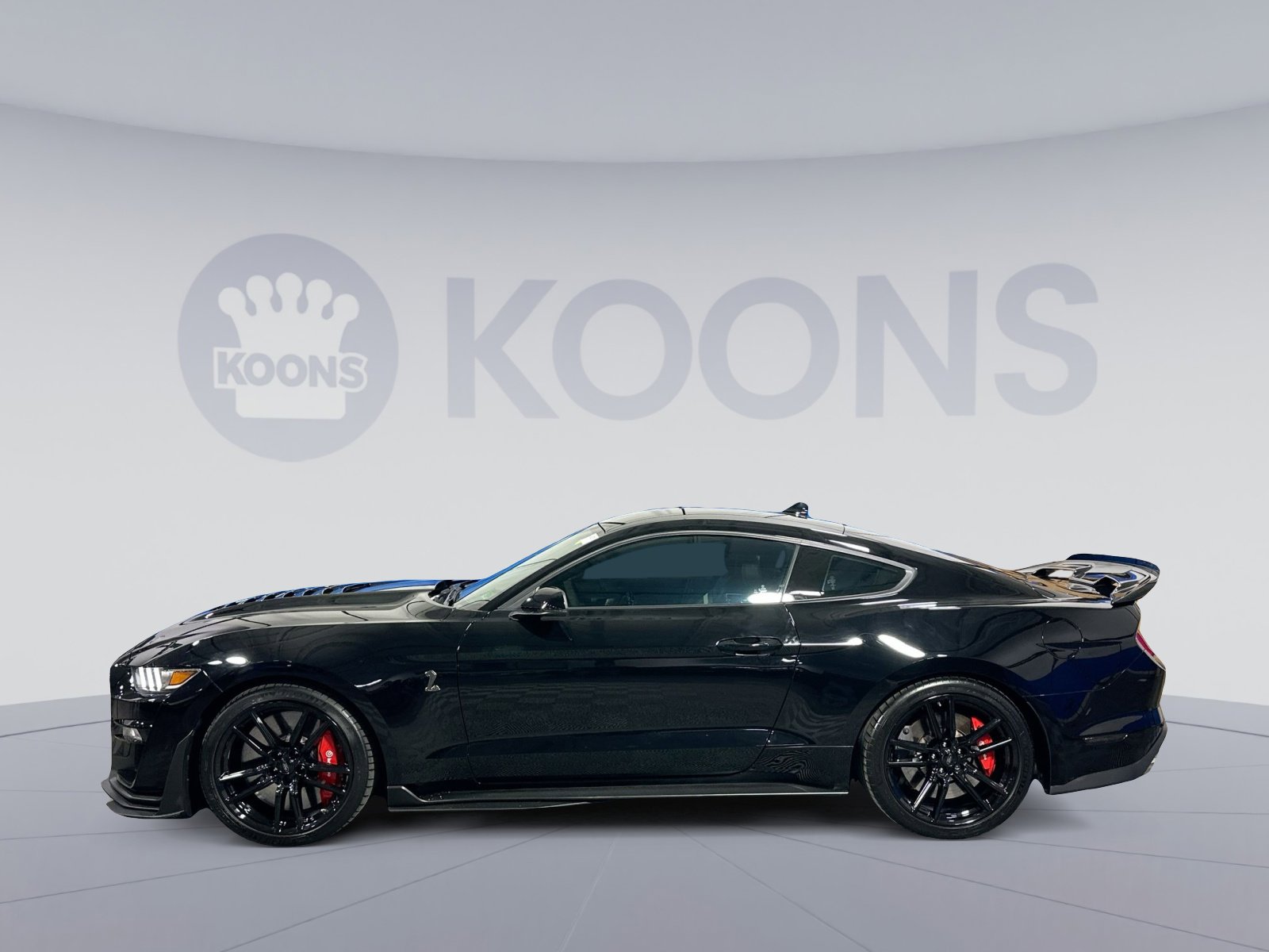 Used 2022 Ford Mustang Shelby GT500 w/ Technology Package image 2